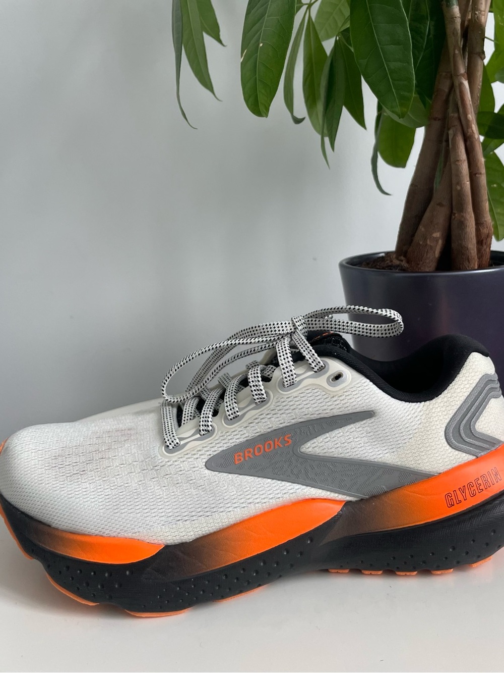 Women Size 8 Brooks Glycerin 21
Ecru Orange Black Running Shoes
